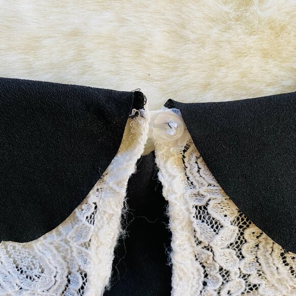 White Lace Sleeveless Top with Scallop Collar Black Ribbon Belt size Medium - Picture 9 of 12